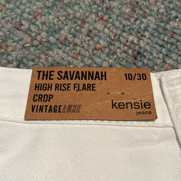 NWT ladies size 10/30 white High Rise Flare Crop Vintage Luxe Kensie Jeans - Picture 9 of 10